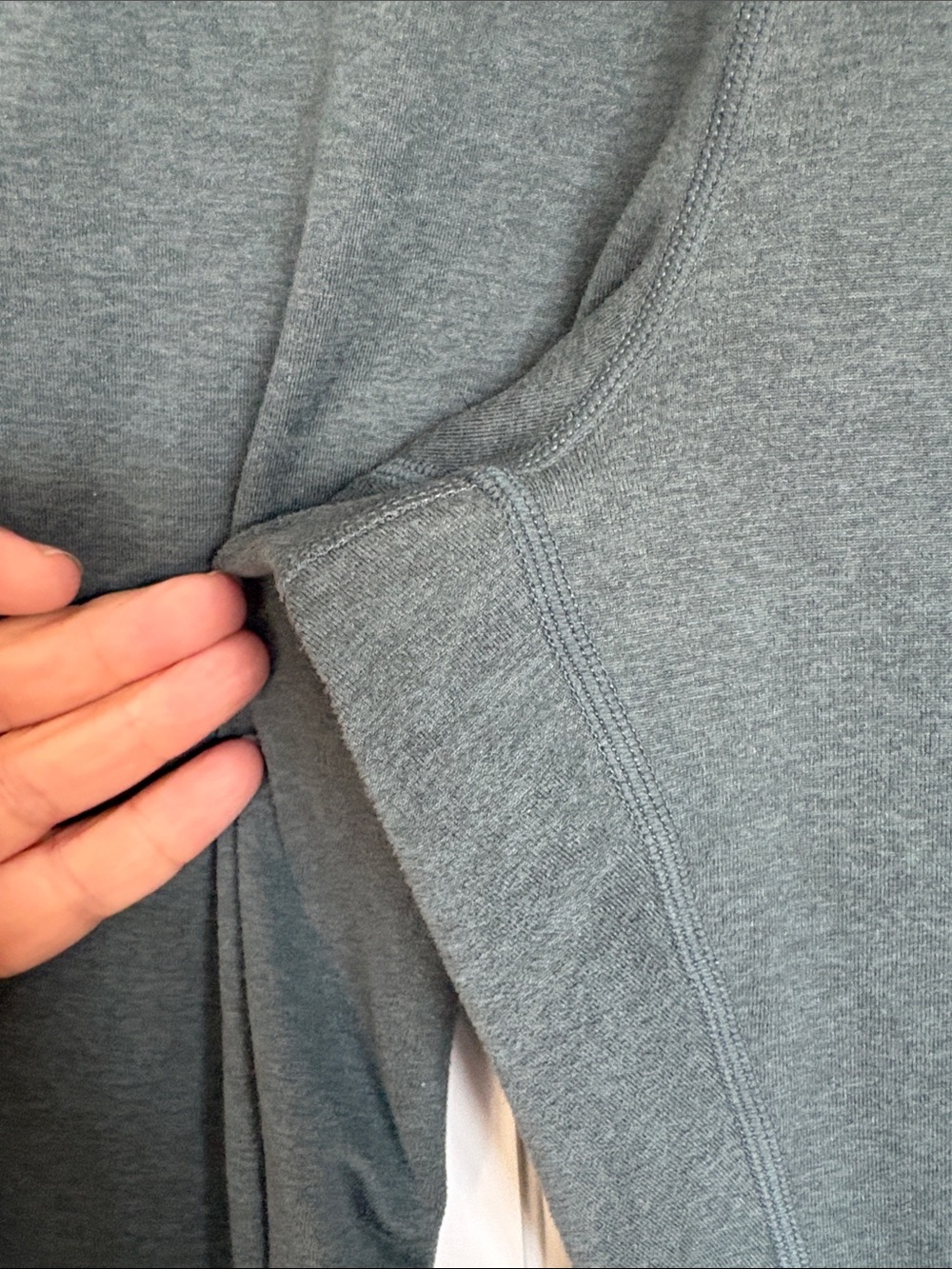 Vuori Performance Joggers in Heather Green Sage Size XL - Picture 8 of 10